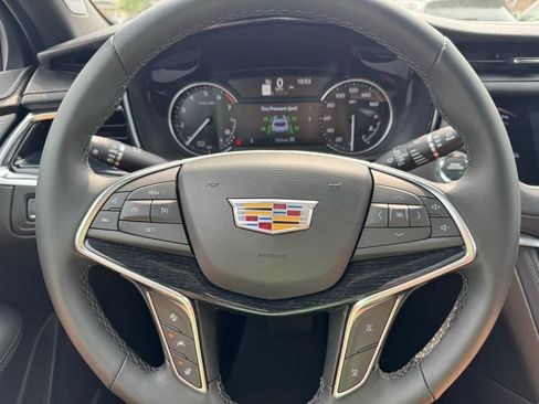 Used 2025 Cadillac XT5 Premium Luxury w/ LPO, Floor Liner Package AWD/4WD image 16