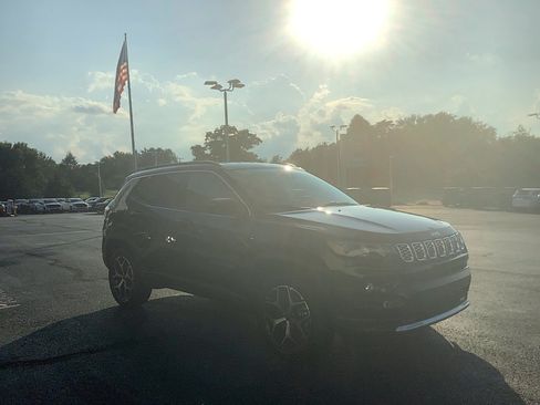 New 2026 Jeep Compass Limited AWD/4WD image 2