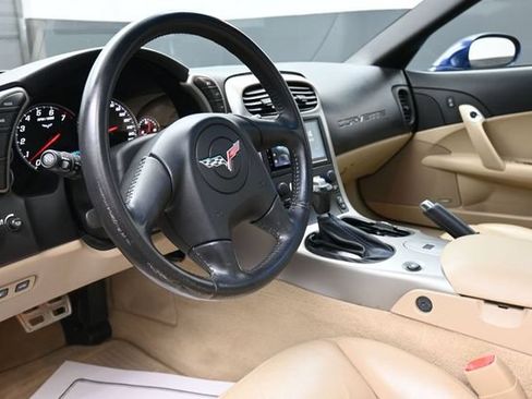 Used 2005 Chevrolet Corvette Coupe w/ Preferred Equipment Group RWD image 14