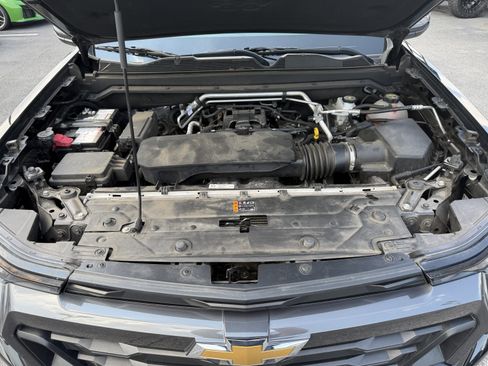 Used 2024 Chevrolet Colorado LT AWD/4WD image 33