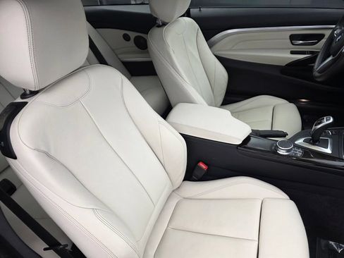 Used 2020 BMW 430i Coupe w/ M Sport Package RWD image 28