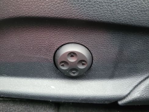 Used 2019 Mercedes-Benz C 300 4MATIC Sedan image 24