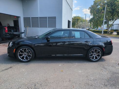 Used 2018 Chrysler 300 S w/ Safetytec Plus Group image 8