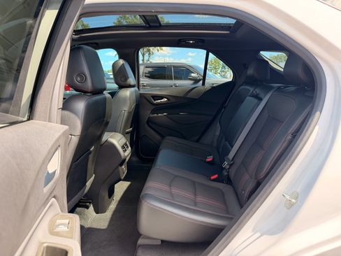 Used 2023 Chevrolet Equinox RS FWD image 28