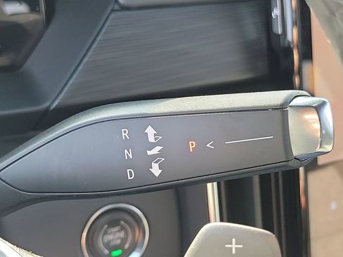 Used 2025 GMC Acadia Elevation image 13