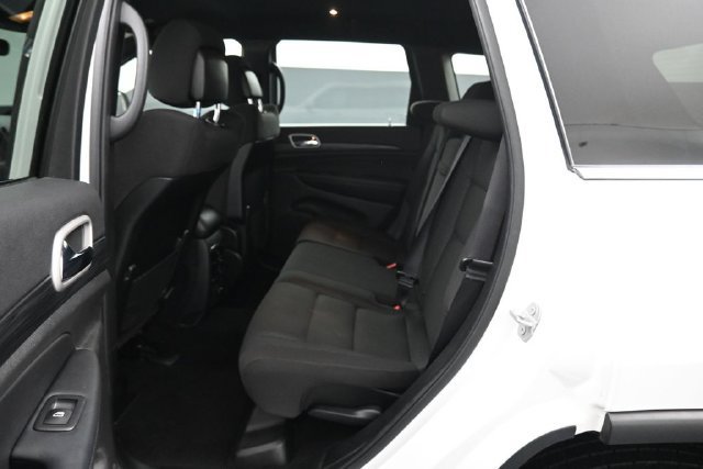 Used 2020 Jeep Grand Cherokee Laredo w/ Security & Convenience Group AWD/4WD image 20