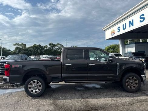 Used 2025 Ford F250 Lariat w/ Chrome Package AWD/4WD image 4