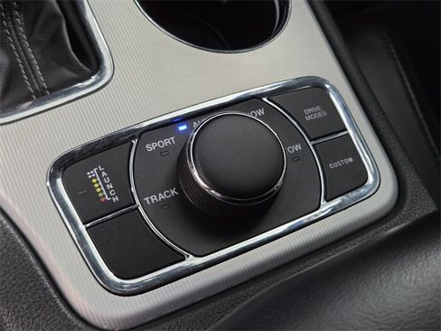 Used 2019 Jeep Grand Cherokee SRT w/ Trailer Tow Group IV image 27