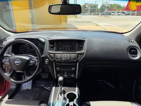 Used 2019 Nissan Pathfinder SV w/ Rock Creek Edition FWD image 18