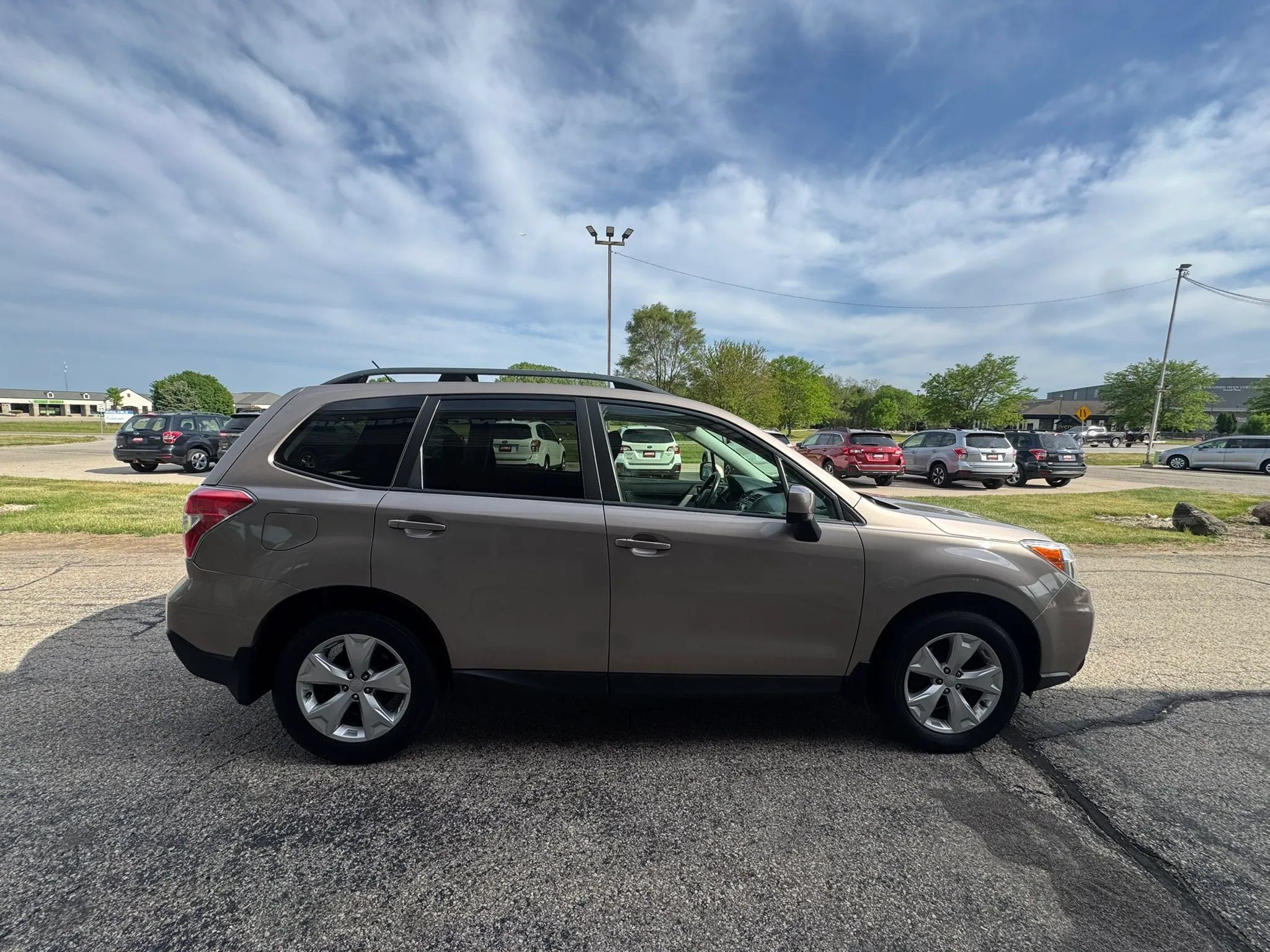 Used 2015 Subaru Forester 2.5i Premium w/ All-Weather Package AWD/4WD image 6