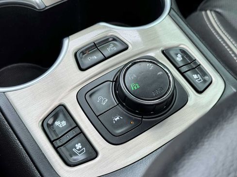Used 2019 GMC Terrain Denali w/ Advanced Safety Package AWD/4WD image 26