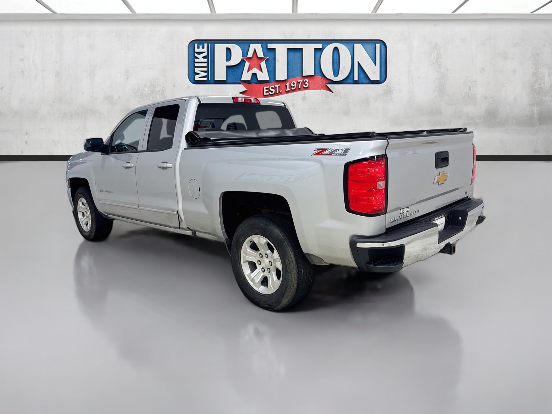 Used 2017 Chevrolet Silverado 1500 LT w/ All Star Edition AWD/4WD image 5