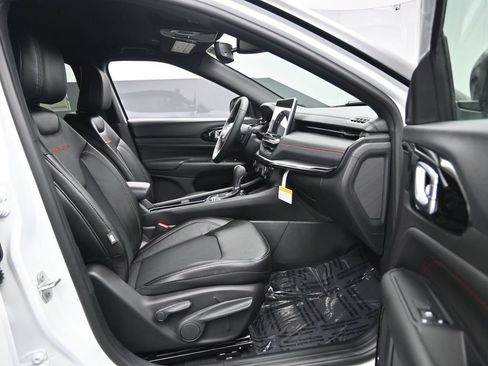 New 2026 Jeep Compass Trailhawk AWD/4WD image 32