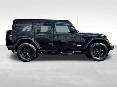 Used 2023 Jeep Wrangler Unlimited Sahara AWD/4WD image 8