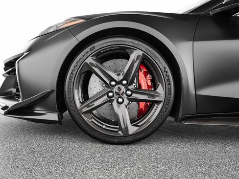 Used 2024 Chevrolet Corvette Z06 w/ Z07 Performance Package RWD image 32