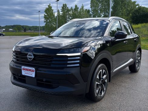 New 2026 Nissan Kicks SV w/ SV Premium Package AWD/4WD image 2