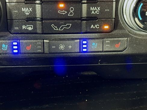 Used 2019 Ford F150 Platinum w/ Equipment Group 701A Luxury AWD/4WD image 21