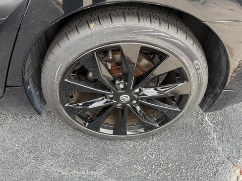 Used 2020 Nissan Maxima SR w/ Sport Mat Group FWD image 11