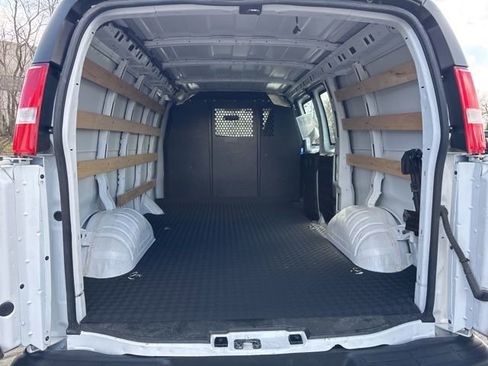 Used 2024 Chevrolet Express 2500 w/ Driver Convenience Package RWD image 17