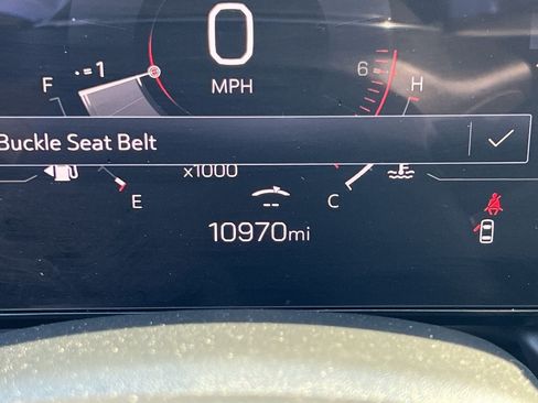 Used 2023 GMC Acadia SLE w/ Driver Convenience Package FWD image 7