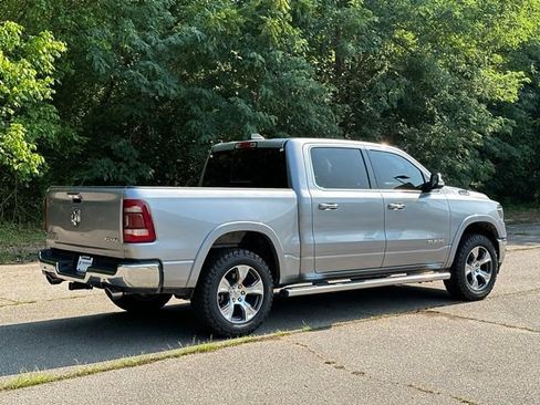 Used 2022 RAM 1500 Laramie AWD/4WD image 5