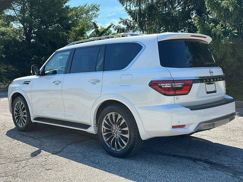 Certified 2023 Nissan Armada Platinum w/ Captain's Chairs Package AWD/4WD image 8