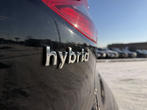 Used 2018 Hyundai Ioniq SEL image 3