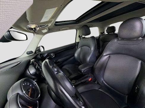 Used 2019 MINI Cooper 2-Door Hardtop w/ Signature Upholstery Package FWD image 13