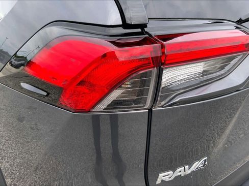 Used 2021 Toyota RAV4 XLE w/ Convenience Package AWD/4WD image 28