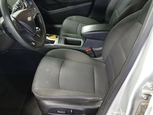 Used 2017 Chevrolet Cruze LT w/ Convenience Package FWD image 9
