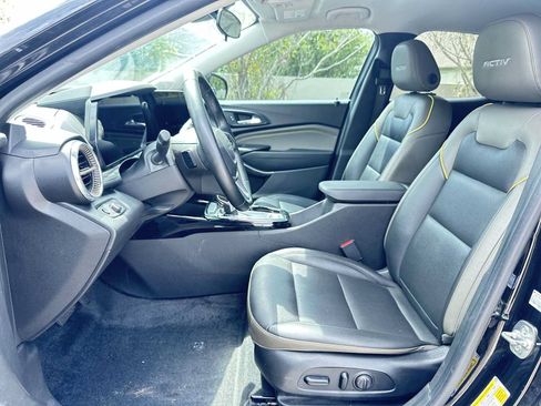 Certified 2025 Chevrolet Trax ACTIV w/ Driver Confidence Package FWD image 15