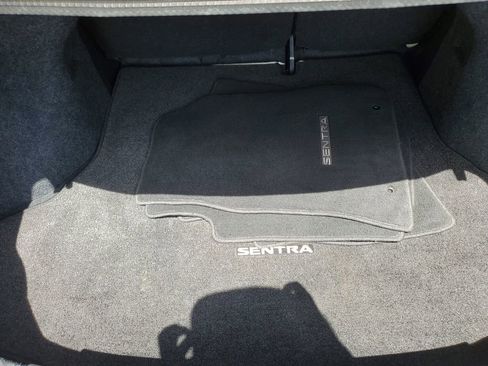 Used 2017 Nissan Sentra SV image 9