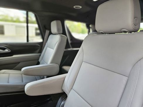 Used 2024 Chevrolet Tahoe LT w/ Luxury Package RWD image 28