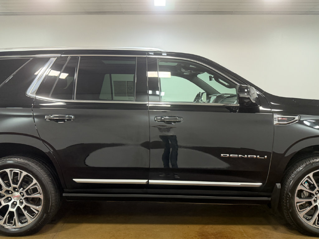 Used 2025 GMC Yukon Denali w/ Denali Reserve Package AWD/4WD image 32