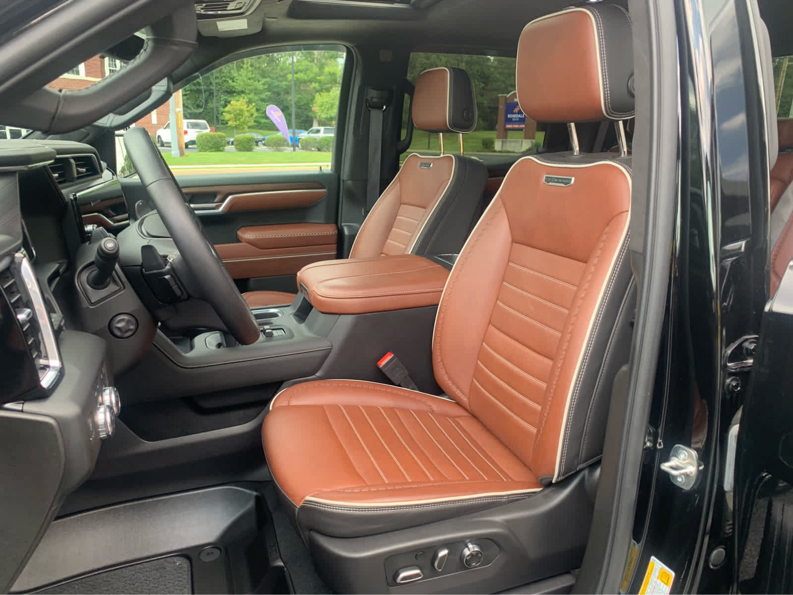 Used 2025 GMC Sierra 1500 Denali Ultimate AWD/4WD image 11