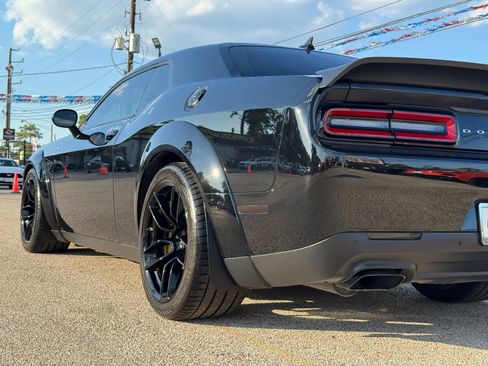 Used 2019 Dodge Challenger SRT Hellcat Redeye image 14