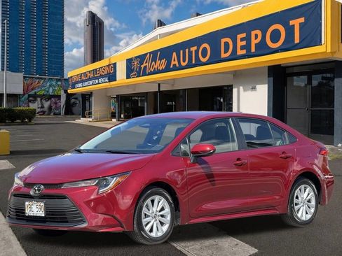 Used 2025 Toyota Corolla LE FWD image 1