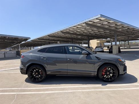 Used 2021 Lamborghini Urus AWD/4WD image 5