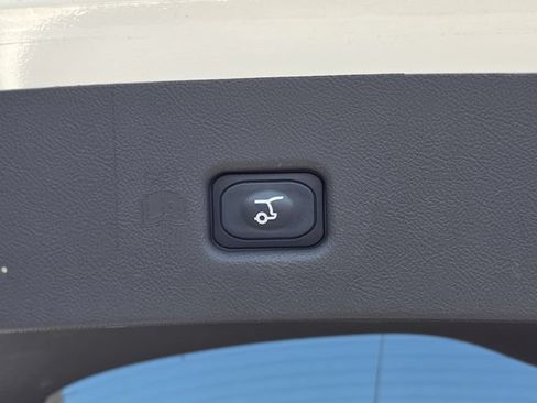 Certified 2022 Lincoln Nautilus FWD w/ Premium Package image 30