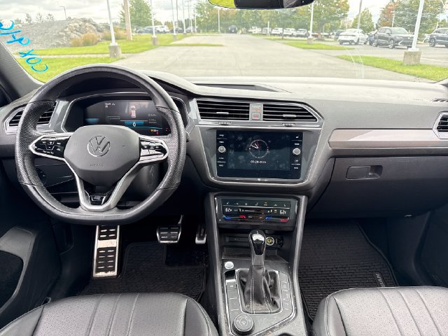 Certified 2023 Volkswagen Tiguan SE R-Line AWD/4WD image 19