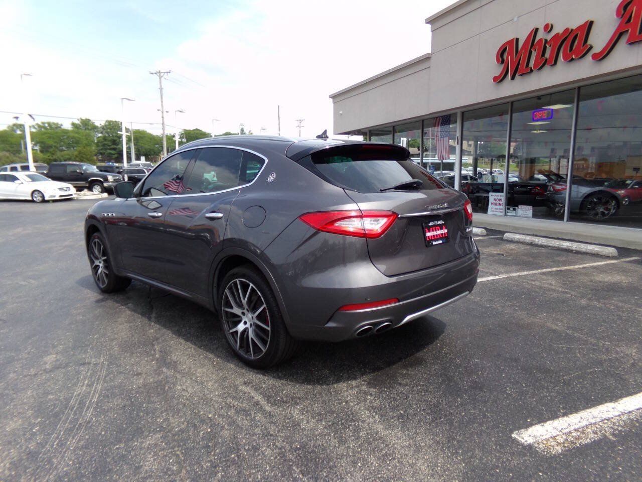 Used 2017 Maserati Levante w/ Luxury Package AWD/4WD image 8