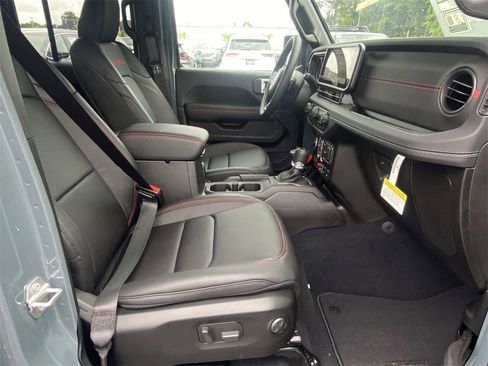 New 2025 Jeep Gladiator Rubicon image 32