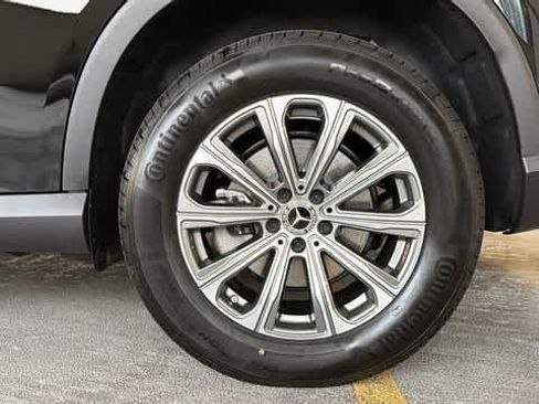 Used 2026 Mercedes-Benz GLC 300 4MATIC image 11