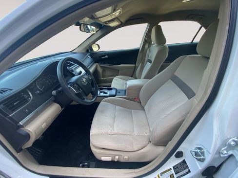 Used 2013 Toyota Camry LE image 9
