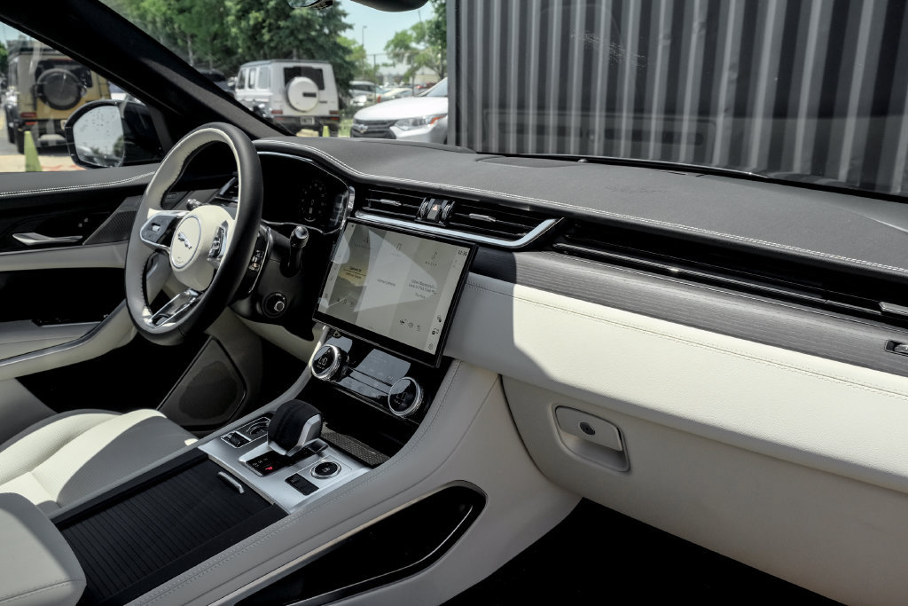 New 2026 Jaguar F-PACE R-Dynamic S AWD/4WD image 22