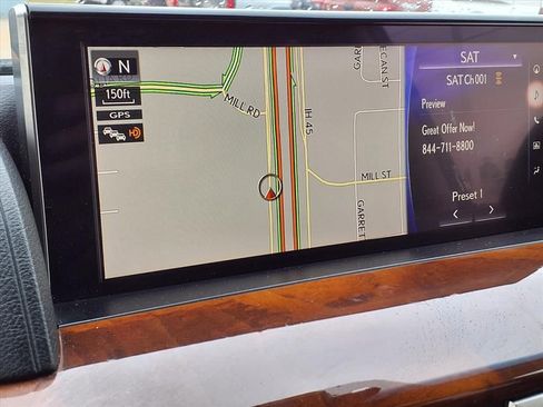 Used 2020 Lexus LX 570 4WD w/ 3rd Row & Luxury Pkg image 10