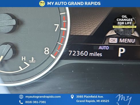 Used 2022 Nissan Pathfinder SL AWD/4WD image 17
