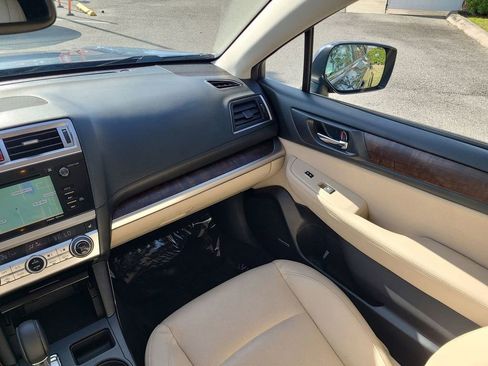 Used 2016 Subaru Outback 3.6R Limited image 3