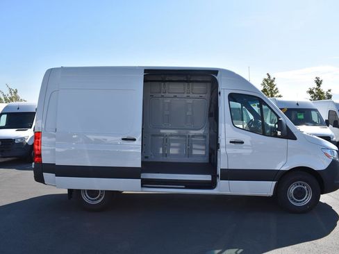 New 2025 Mercedes-Benz Sprinter 2500 image 6