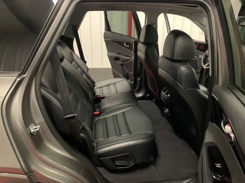 Used 2018 Kia Sorento SX image 46